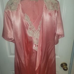 Vintage Victoria's Secret nightgown and robe pink
